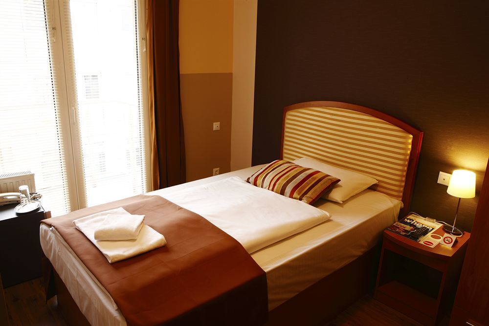 Six Inn Hotel Budapest Eksteriør bilde